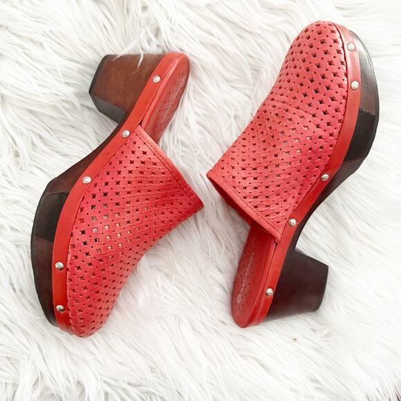 ROCKPORT ADIDAS | Perforrated Laser Cut Clog Wood Leather Poppy Red | Size 7 - Picture 1 of 7